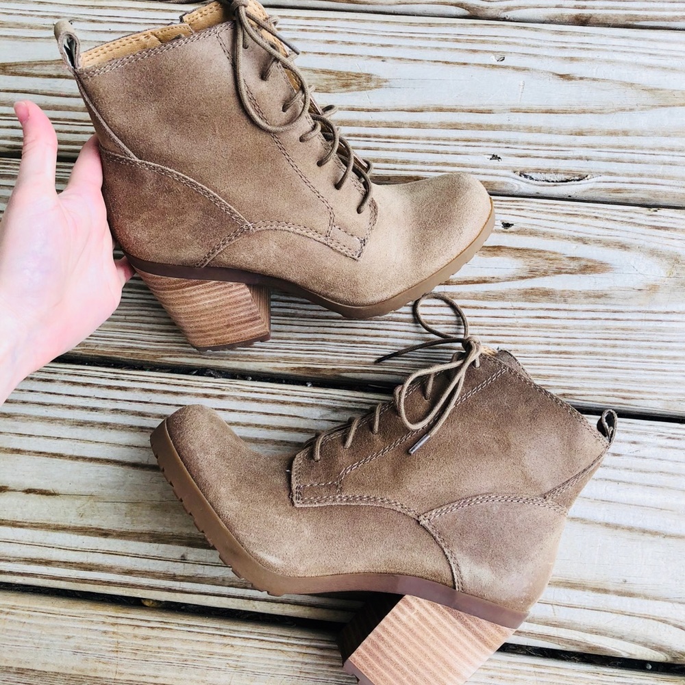 Lucky Brand suede tan booties lace up